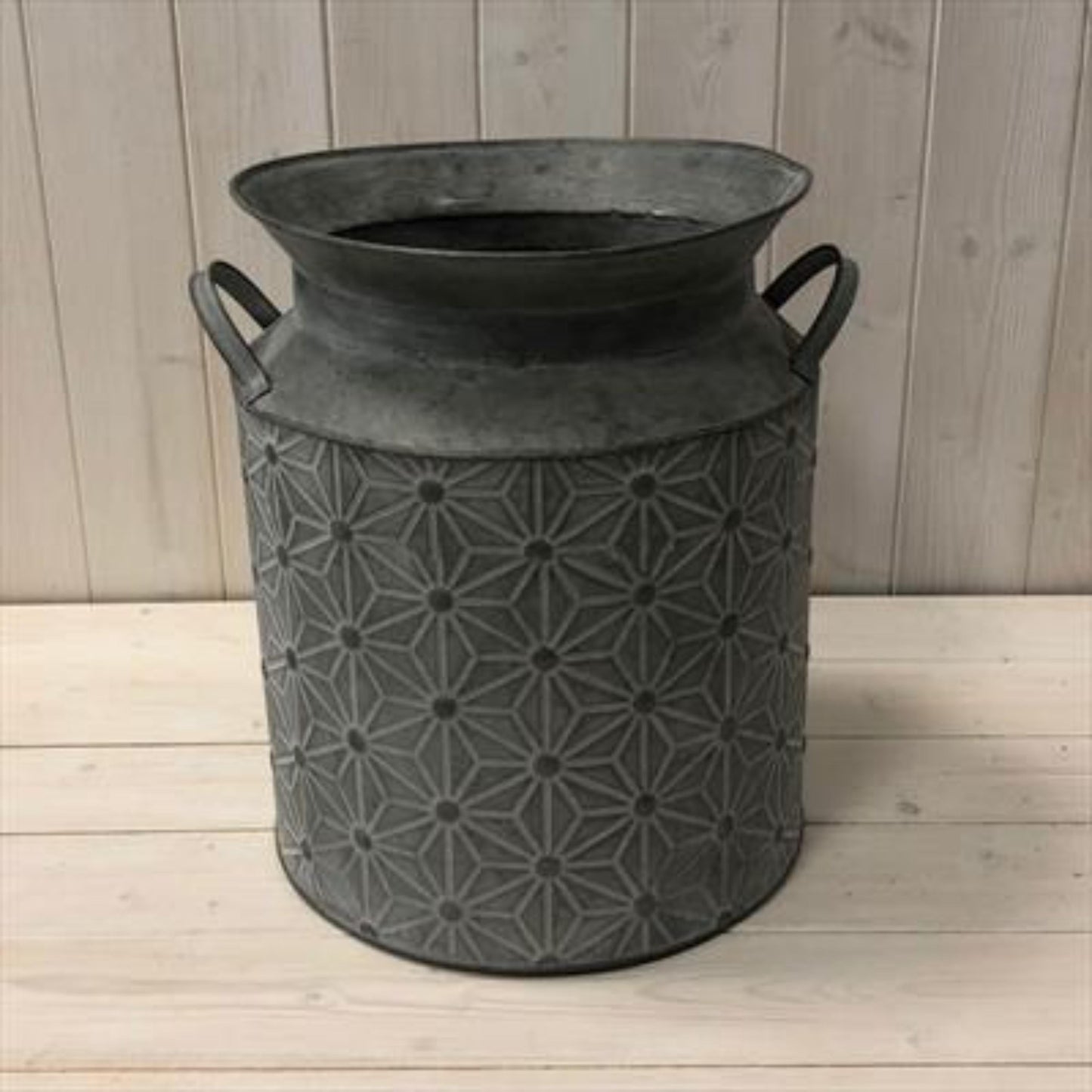 Embossed Daisy Design Churn-0